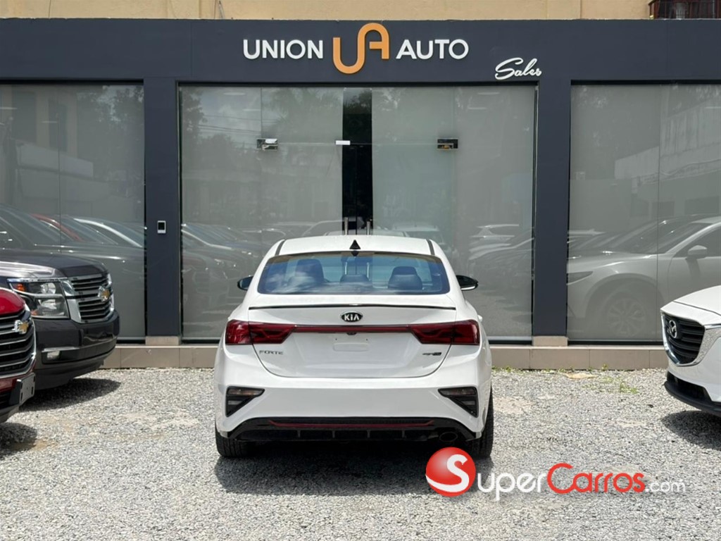 2020 Kia Forte GT Line — foto 8 / 10