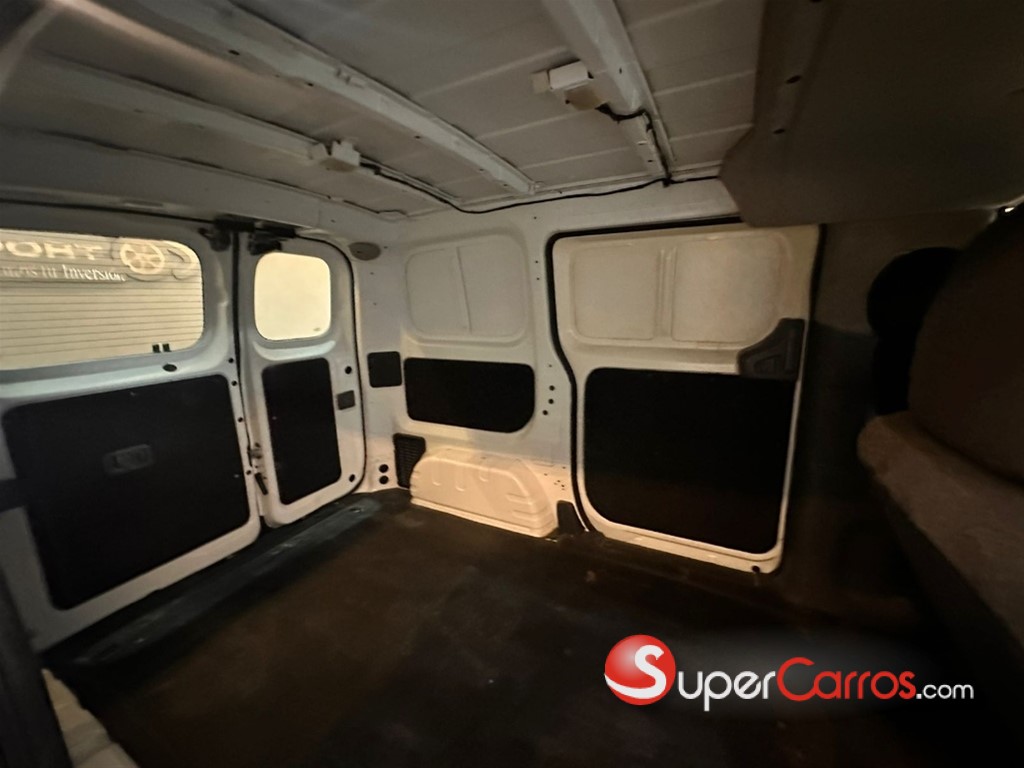 2020 Nissan NV 200 — foto 5 / 8
