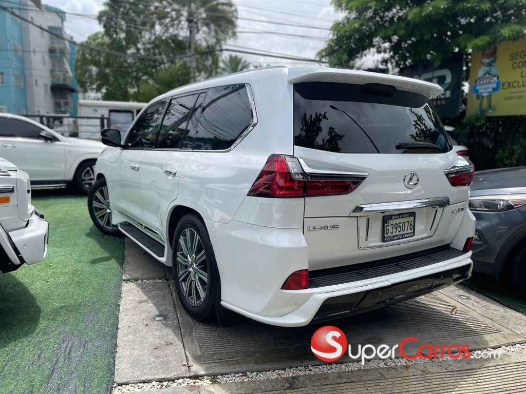 2017 Lexus LX 570 Sport — foto 5 / 12