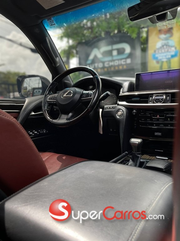 2017 Lexus LX 570 Sport — foto 10 / 12