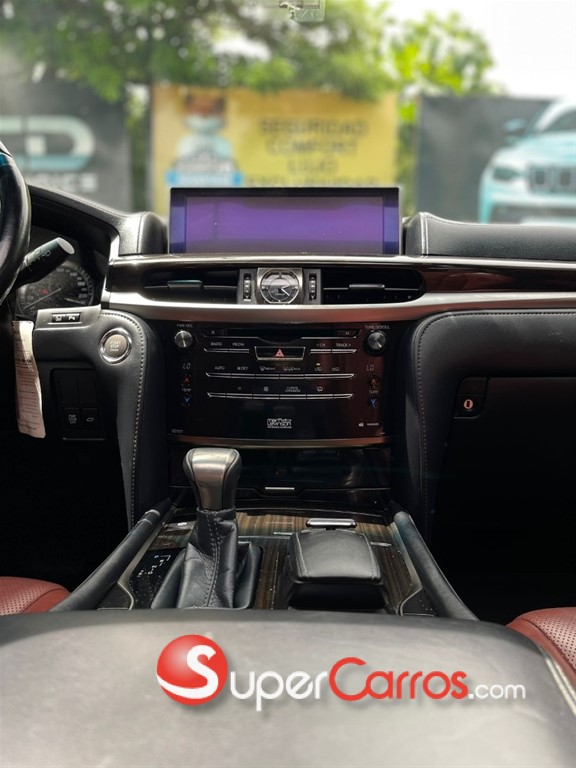 2017 Lexus LX 570 Sport — foto 12 / 12