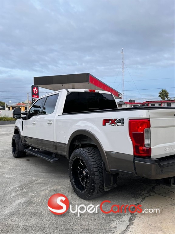 2017 Ford F 250 — foto 3 / 10