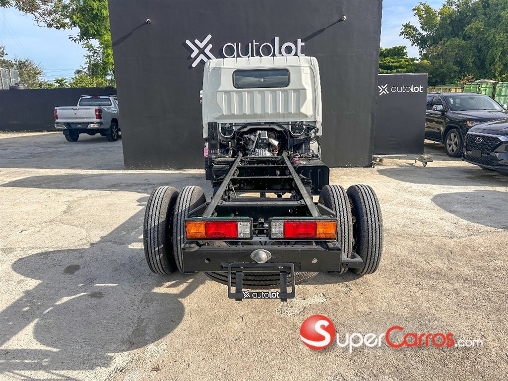 2027 Mitsubishi Motors Canter Chassis 14 pies — foto 4 / 8