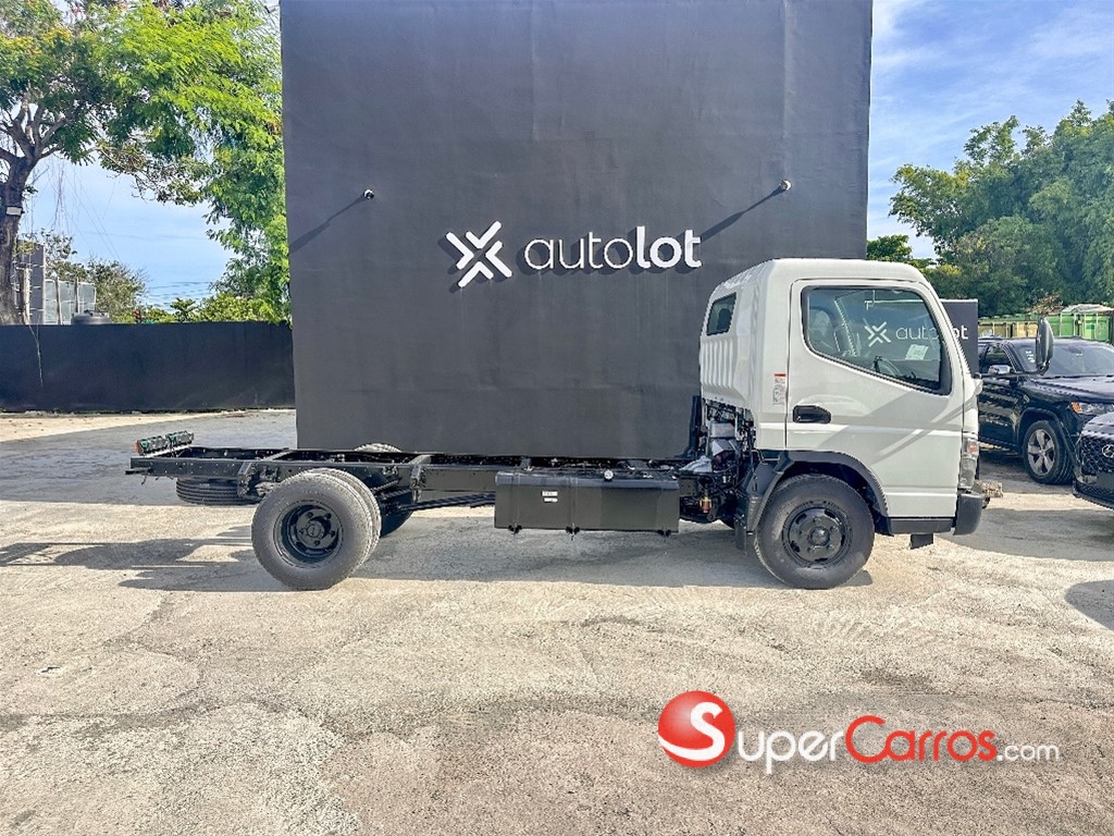 2027 Mitsubishi Motors Canter Chassis 14 pies — foto 5 / 8