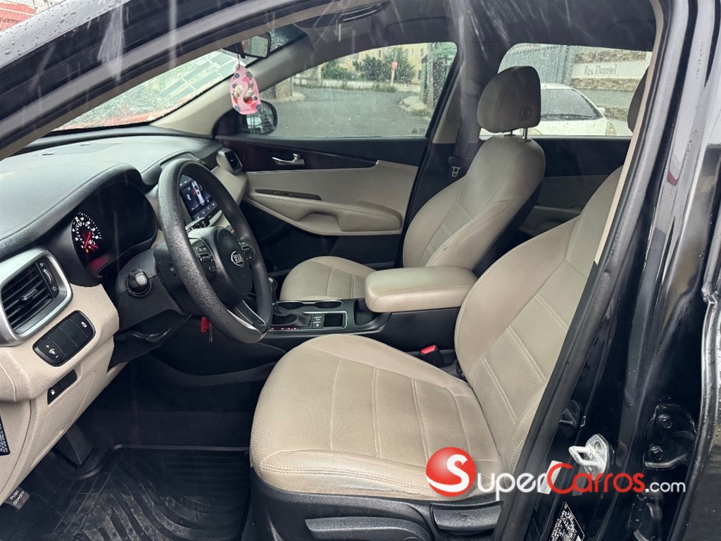 2017 Kia Sorento LX — foto 7 / 9
