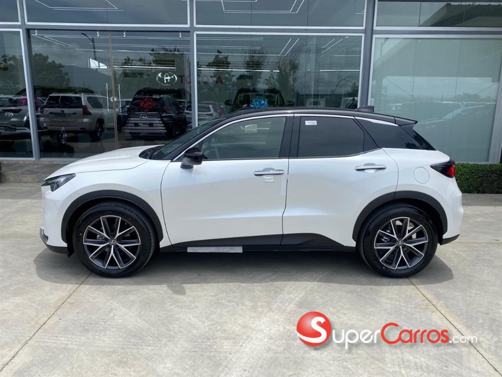 2026 Lexus LBX ActiveFull — foto 3 / 10