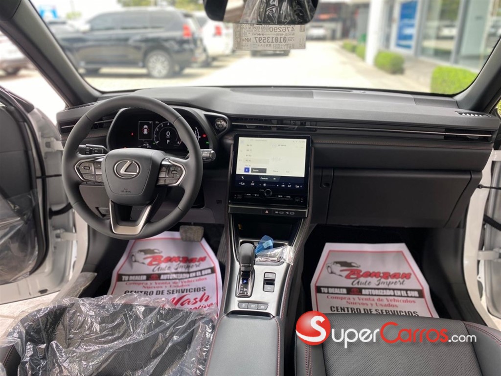 2026 Lexus LBX ActiveFull — foto 6 / 10