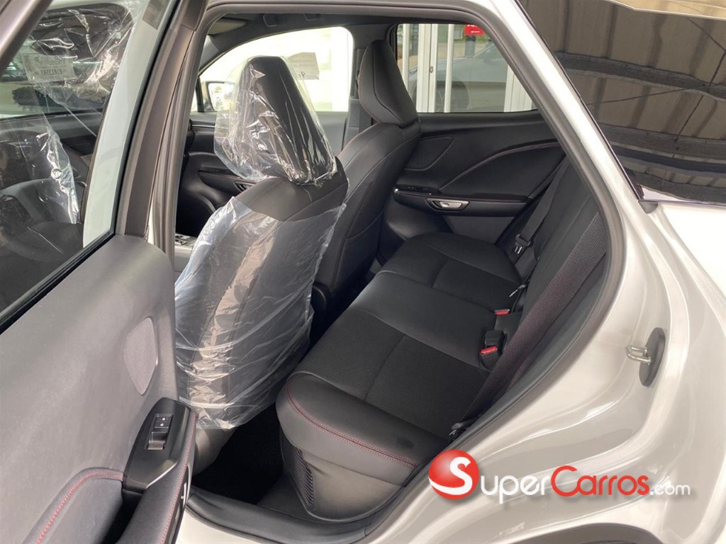 2026 Lexus LBX ActiveFull — foto 10 / 10