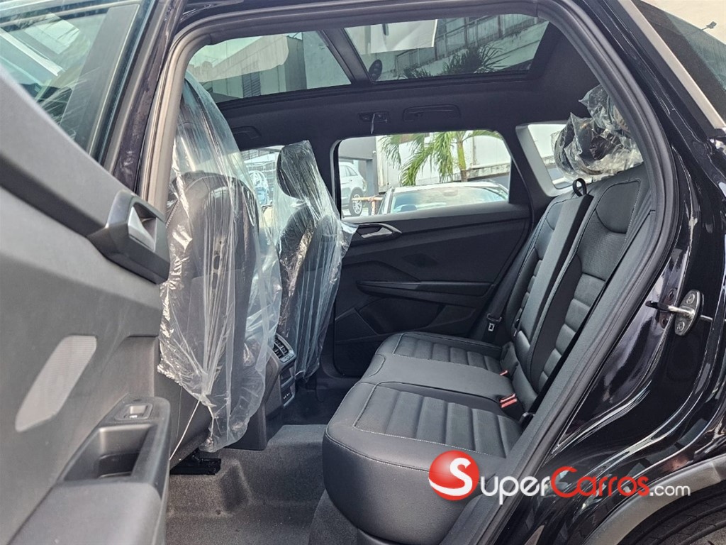 2024 Volkswagen Taos Highline — foto 8 / 12