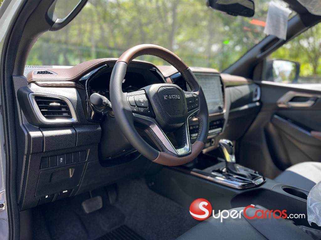 2027 Isuzu DMAX LSE — foto 5 / 12
