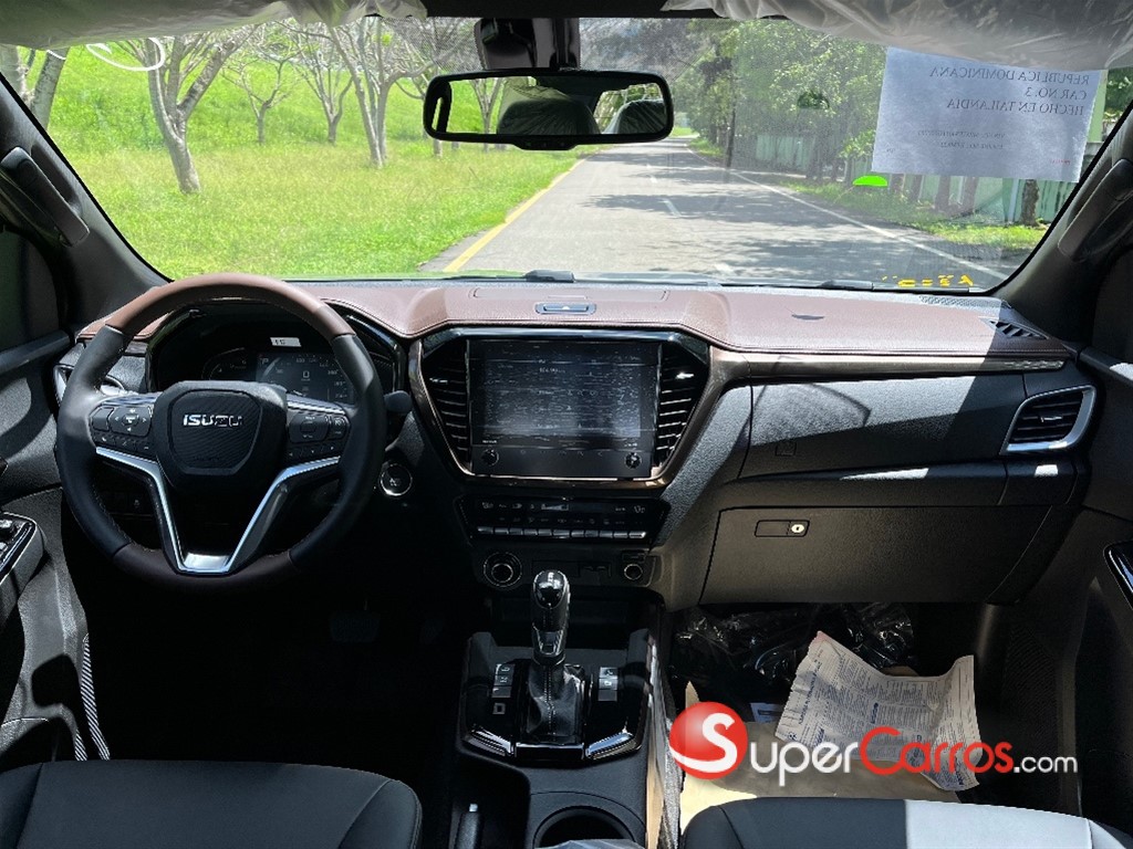 2027 Isuzu DMAX LSE — foto 10 / 12
