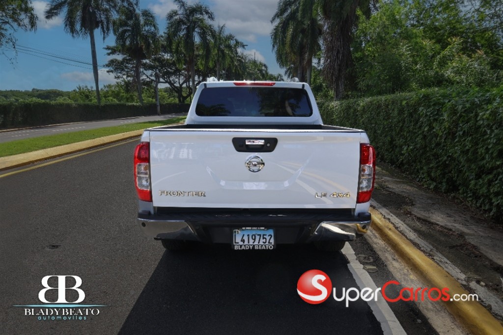 2021 Nissan Frontier LE — foto 10 / 12