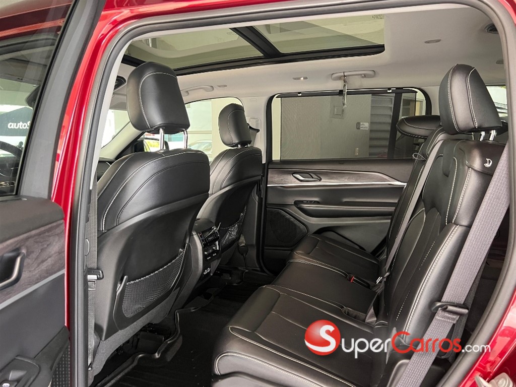2023 Jeep Grand Cherokee L Limited — foto 9 / 12