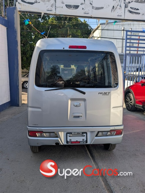2021 Daihatsu Hijet Minivan — foto 5 / 11