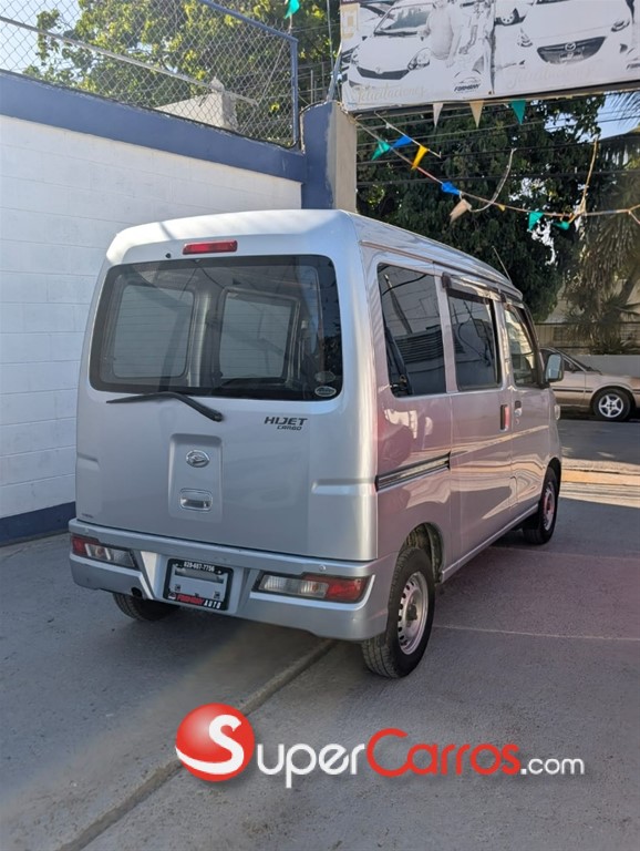 2021 Daihatsu Hijet Minivan — foto 6 / 11