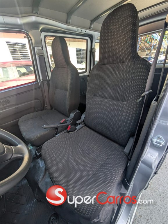 2021 Daihatsu Hijet Minivan — foto 8 / 11