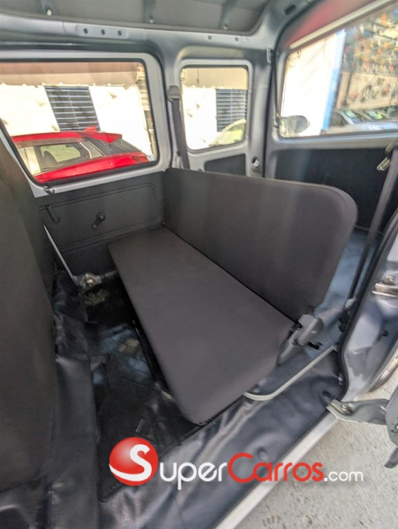 2021 Daihatsu Hijet Minivan — foto 9 / 11