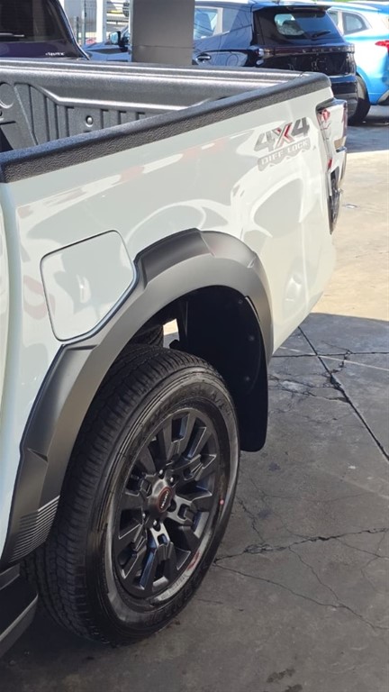 2027 Isuzu DMAX LSE — foto 5 / 12