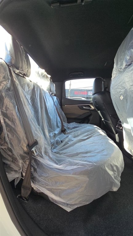 2027 Isuzu DMAX LSE — foto 11 / 12