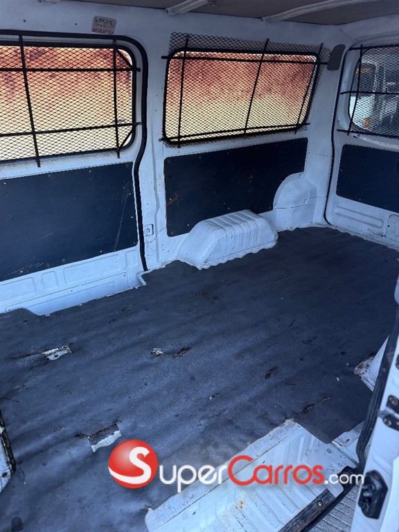 2006 Nissan Urvan — foto 8 / 11