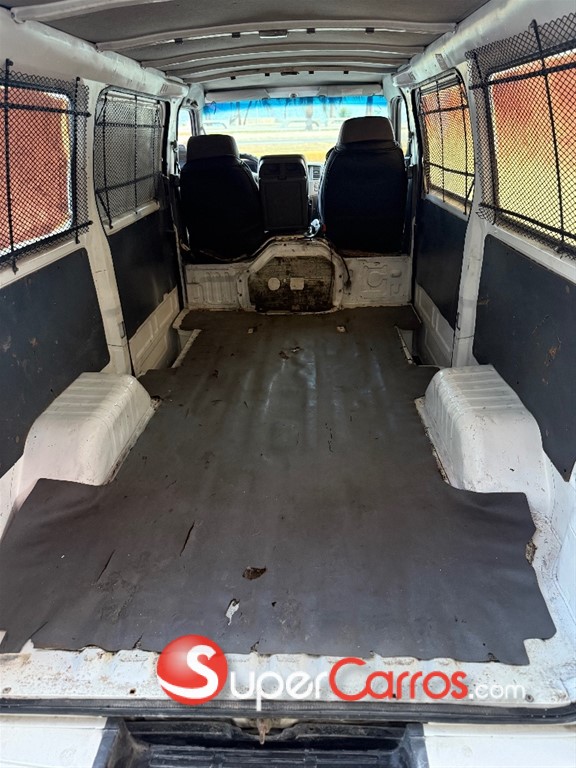 2006 Nissan Urvan — foto 9 / 11