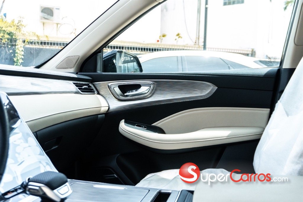 2025 MG RX5 Luxury — foto 9 / 12