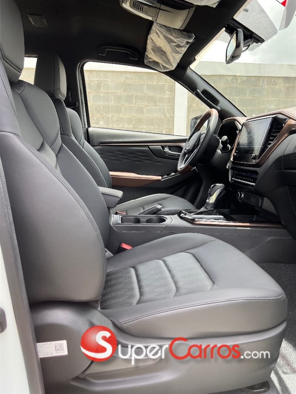 2027 Isuzu DMAX LSE — foto 10 / 12