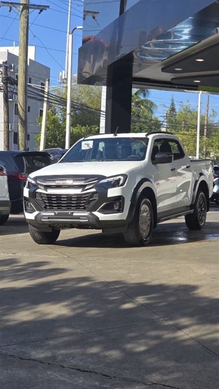 2027 Isuzu DMAX LSE — foto 2 / 12