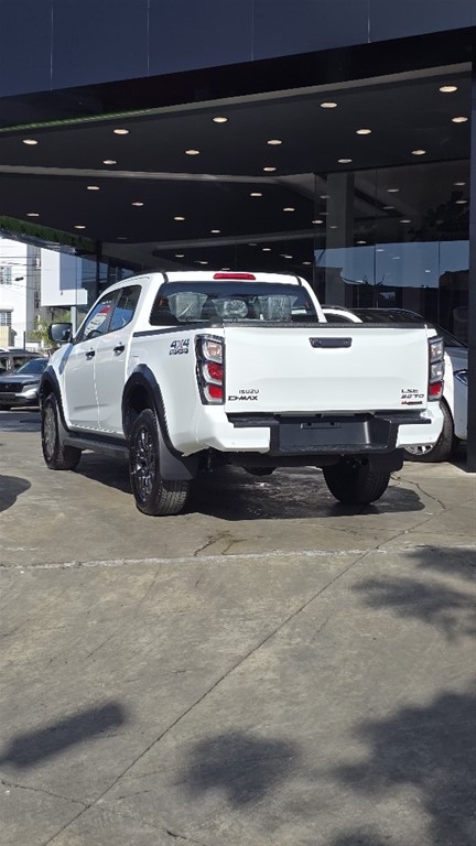 2027 Isuzu DMAX LSE — foto 4 / 12
