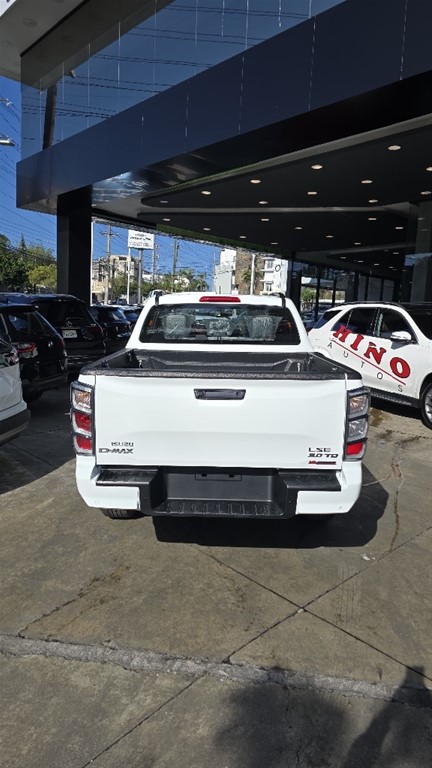 2027 Isuzu DMAX LSE — foto 5 / 12