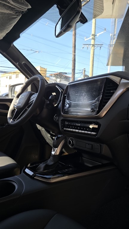 2027 Isuzu DMAX LSE — foto 7 / 12