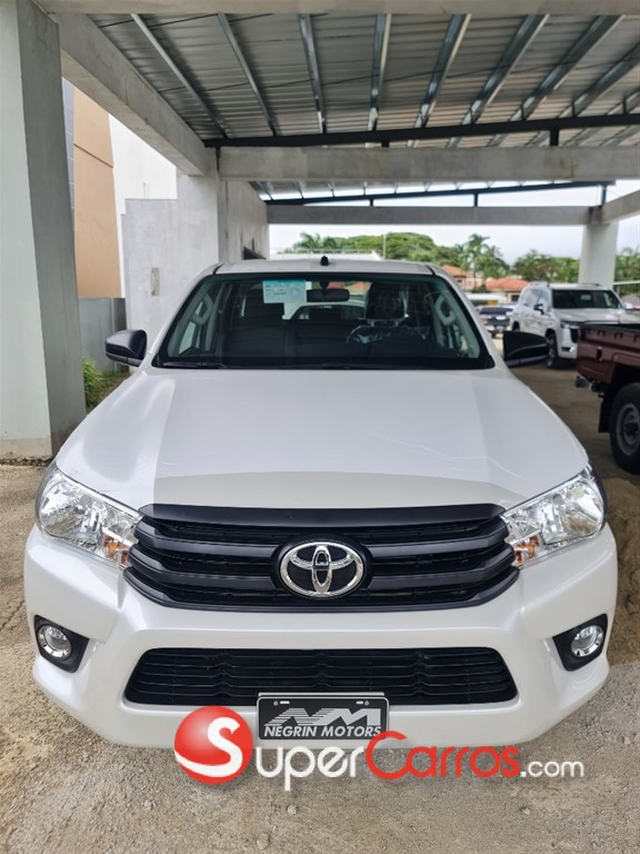 2025 Toyota Hilux — foto 2 / 9