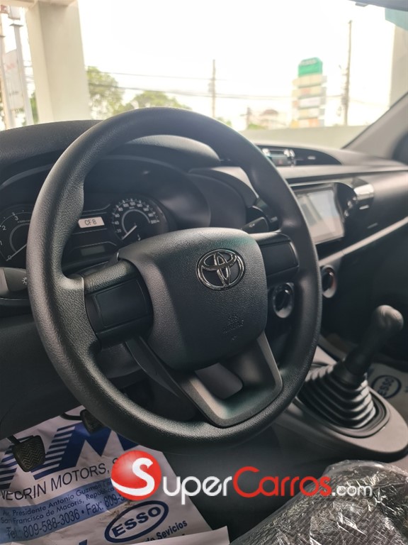 2025 Toyota Hilux — foto 6 / 9