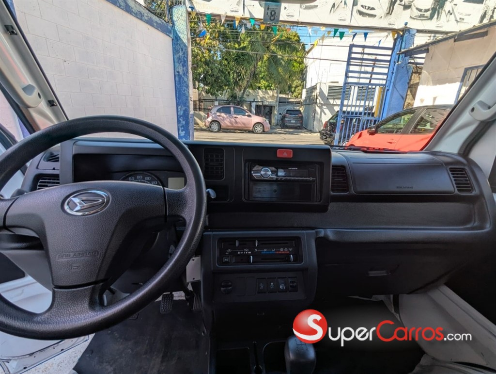 2021 Daihatsu Hijet Minivan — foto 10 / 12