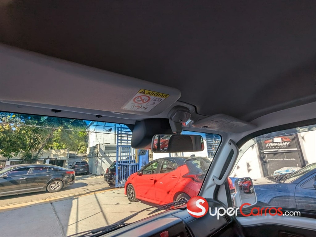 2021 Daihatsu Hijet Minivan — foto 11 / 12
