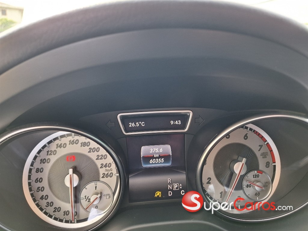 2016 Mercedes-Benz Clase GLA 180 — foto 8 / 9