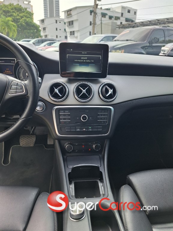 2016 Mercedes-Benz Clase GLA 180 — foto 9 / 9
