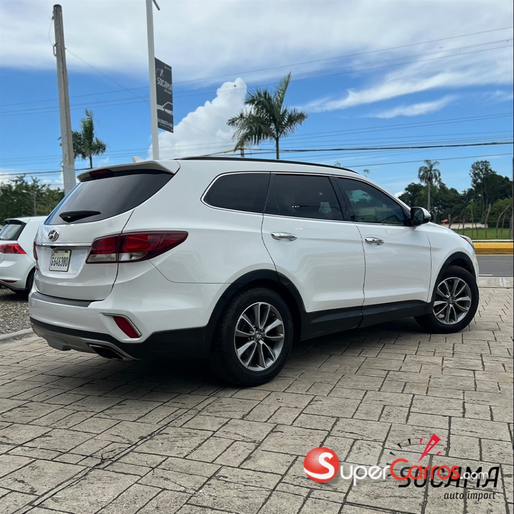 2017 Hyundai Santa Fe SE — foto 4 / 10