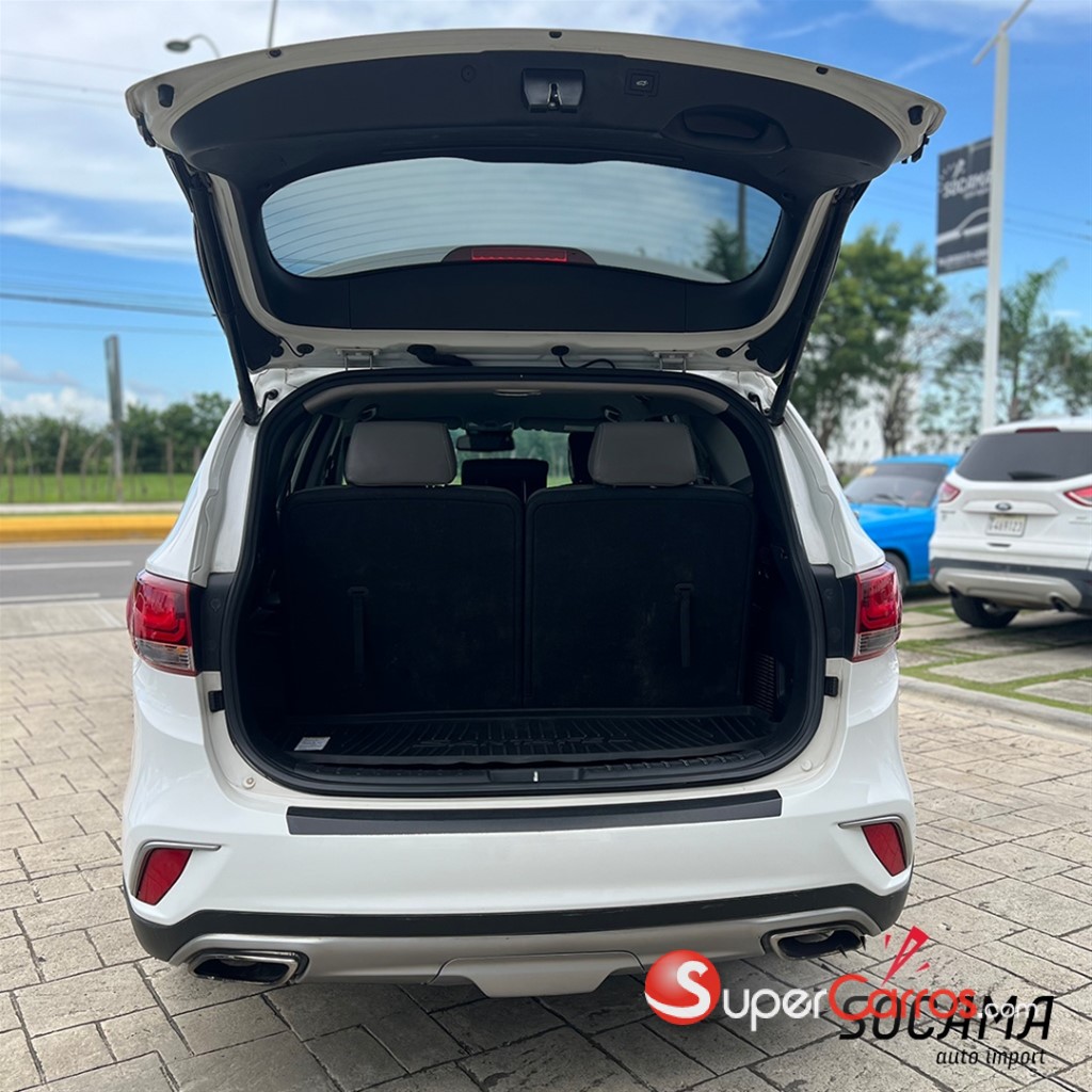 2017 Hyundai Santa Fe SE — foto 8 / 10