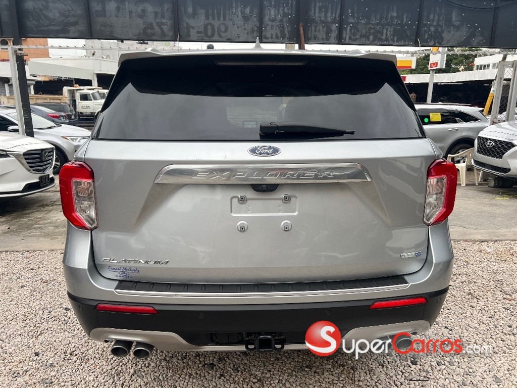 2020 Ford Explorer Platinum — foto 7 / 12