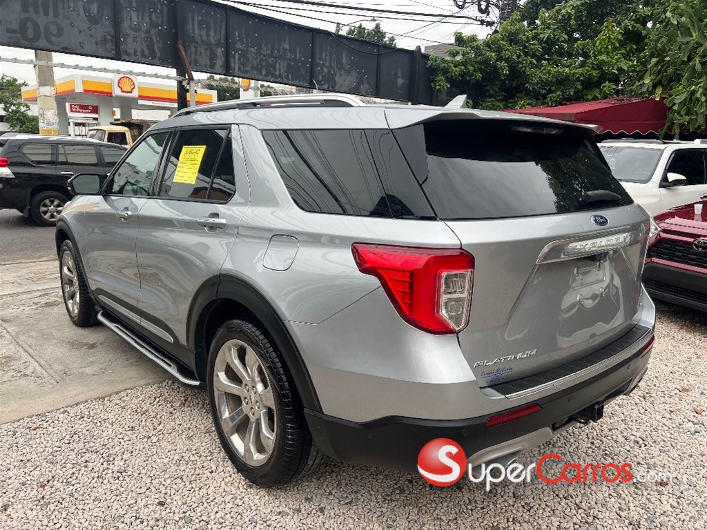 2020 Ford Explorer Platinum — foto 8 / 12
