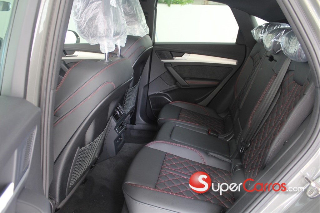 2025 Audi Q5 S-Line Sportback — foto 9 / 11