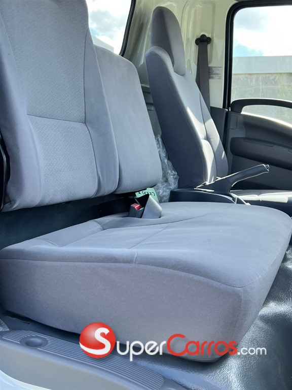 2027 Isuzu NQR 18 Pies — foto 8 / 11