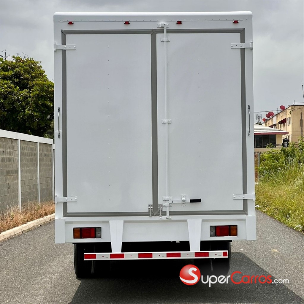 2027 Isuzu NQR 18 Pies — foto 10 / 11