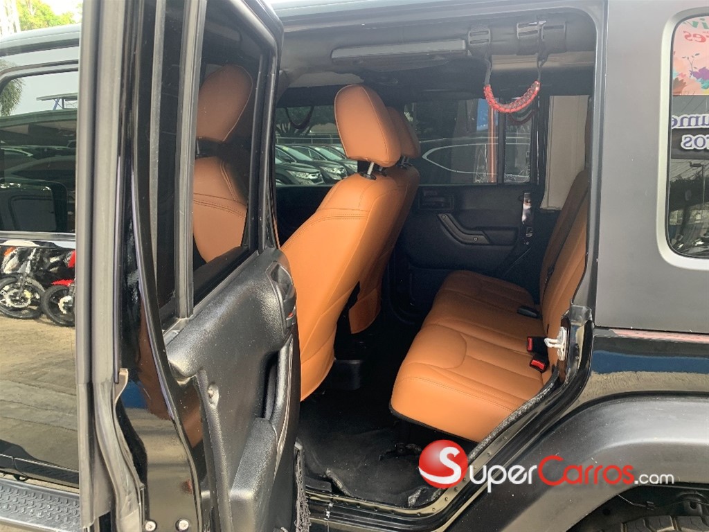 2016 Jeep Wrangler Sport — foto 7 / 8