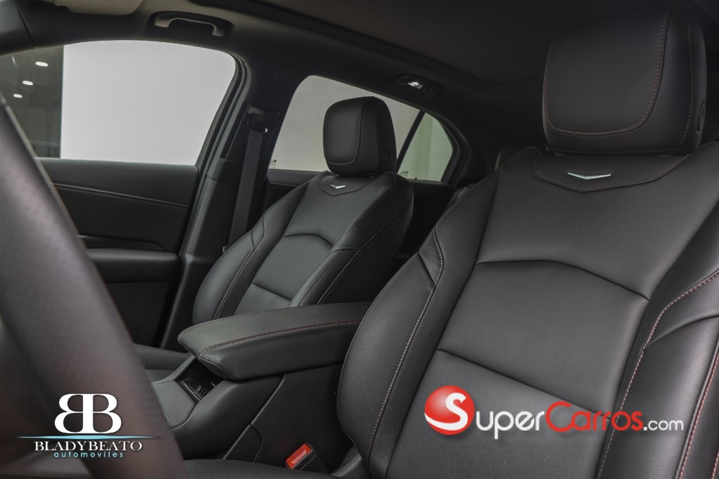 2023 Cadillac XT4 350 T — foto 3 / 12