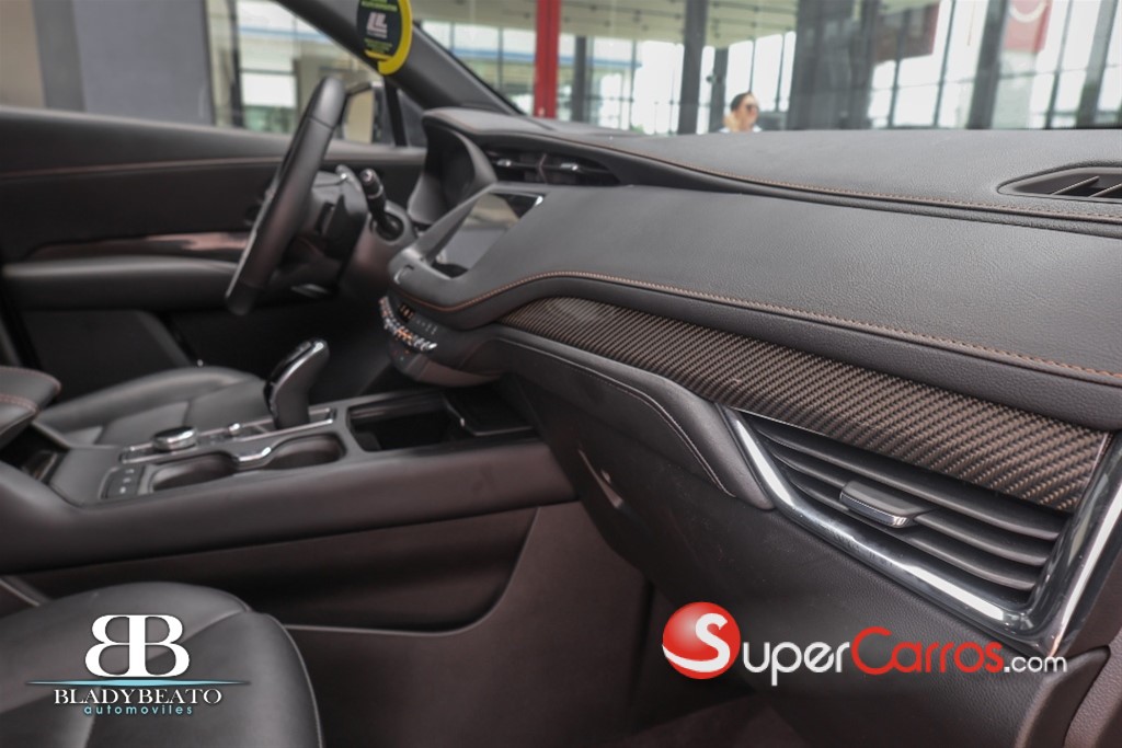2023 Cadillac XT4 350 T — foto 6 / 12