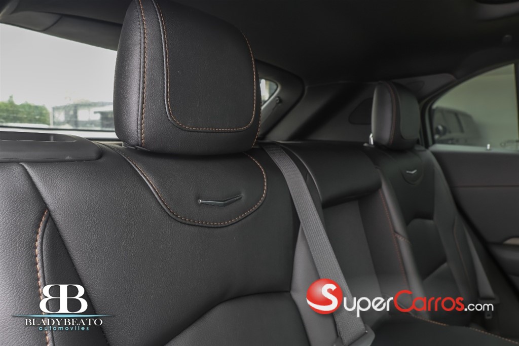2023 Cadillac XT4 350 T — foto 7 / 12