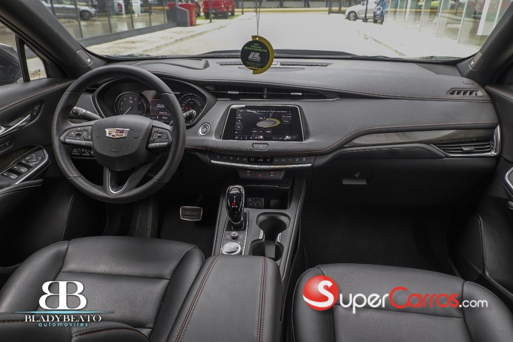 2023 Cadillac XT4 350 T — foto 9 / 12