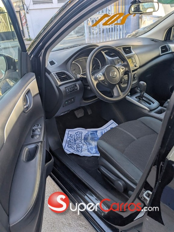 2018 Nissan Sentra SV — foto 8 / 12